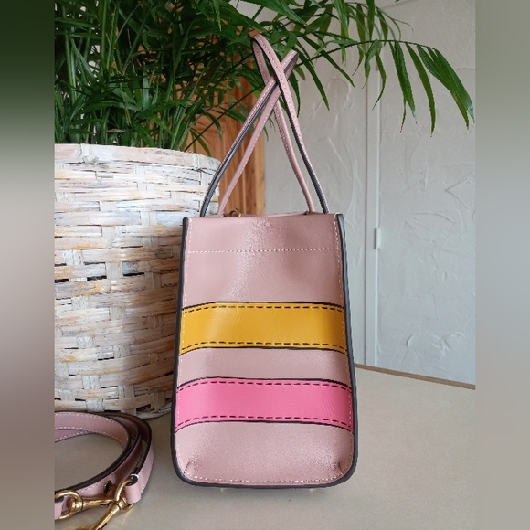 COACH CASHIN CARRY 22 LIGHT BLUSH MULTI LEATHER W/TROMPE L'OEIL PRINT - Picture 6 of 11